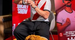 KFC REVOLUCIONA SU EXPERIENCIA DIGITAL CON "EL BUCKET SHOW" Y LLEVA EL CONCEPTO DEL "DIPEO" A OTRO NIVEL JUNTO A JOHANN VERA.
